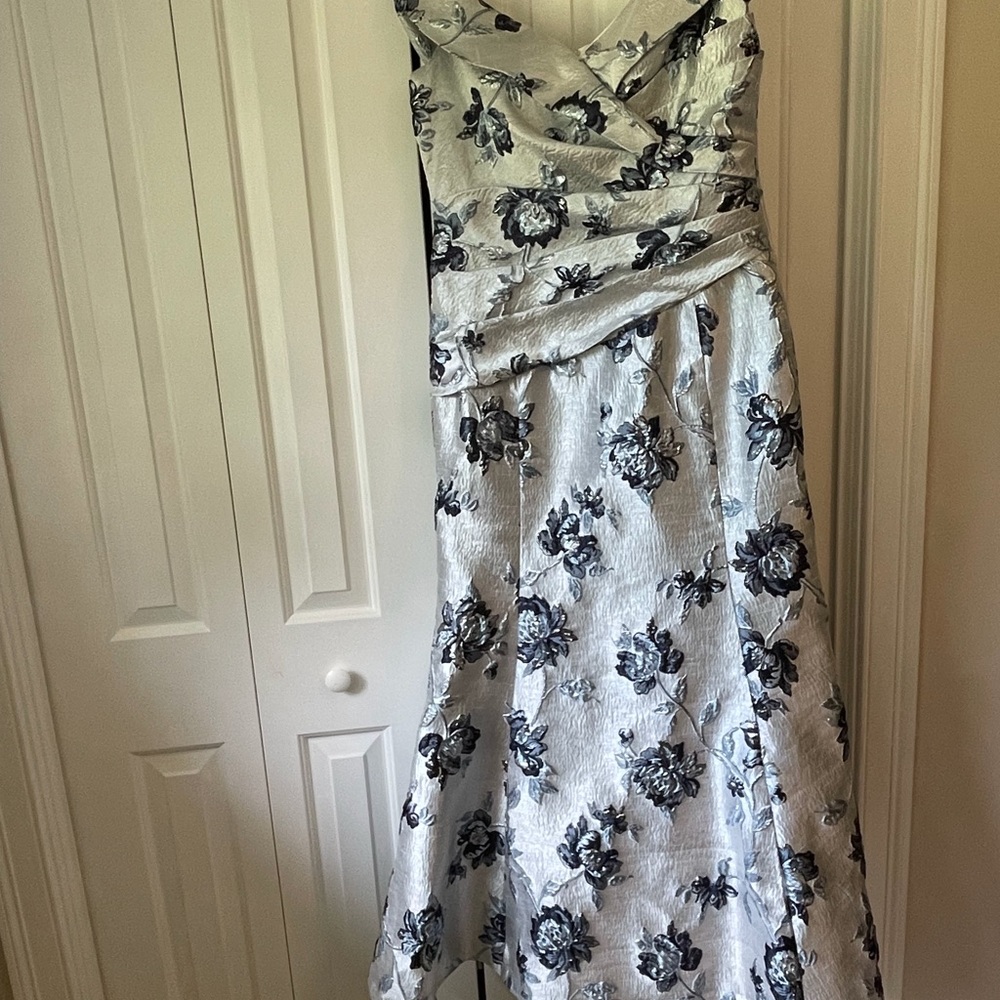 Christina Wu Elegance gown size 14 silver and navy print - Picture 5 of 6
